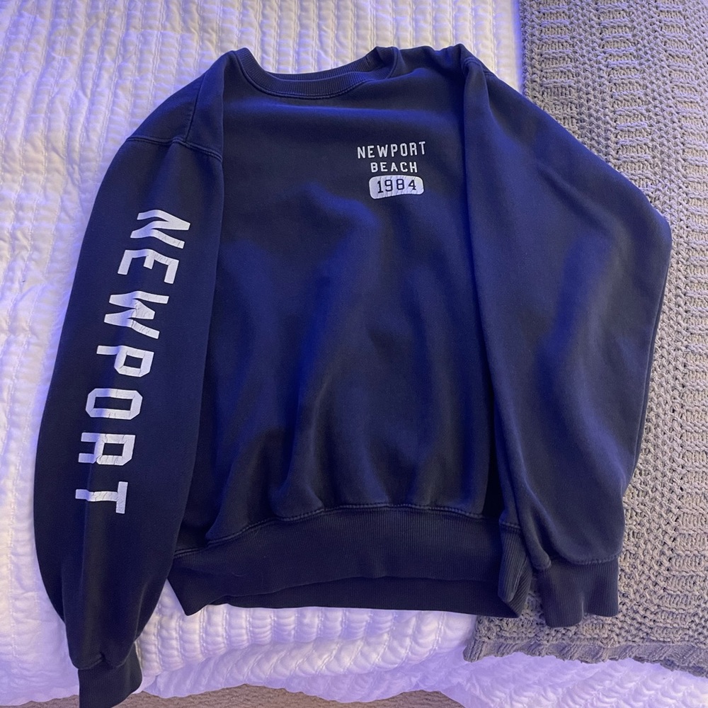 brandy melville newport pull over!